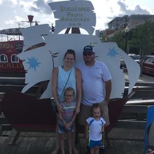 Meet your Posher, Laura